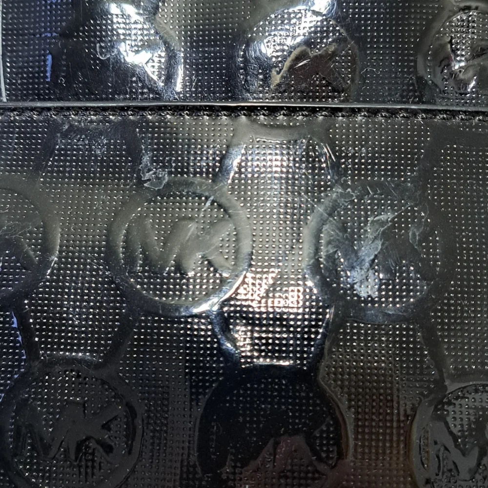 Michael Kors Elegant Black Tote Bag - Picture 2 of 7